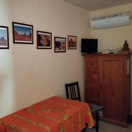 L'Orangette Bed & Breakfast Régusse Dış mekan fotoğraf